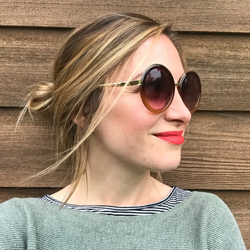 Meet your Posher, Joy